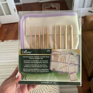Clover Takumi Crochet Hook Set